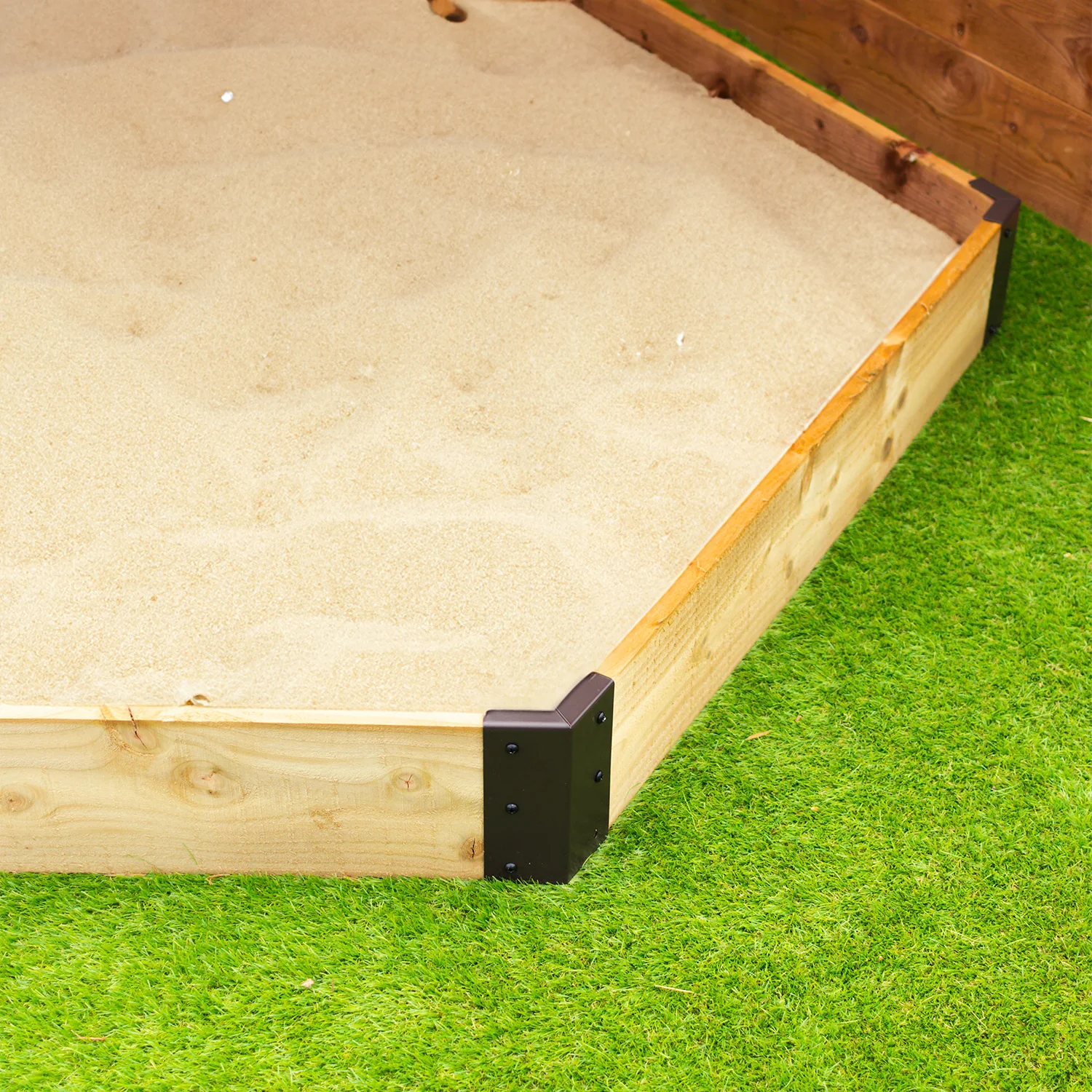 Bellamy "Build Your Own" Hexagonal Sandpit Bracket Kit - Image 5
