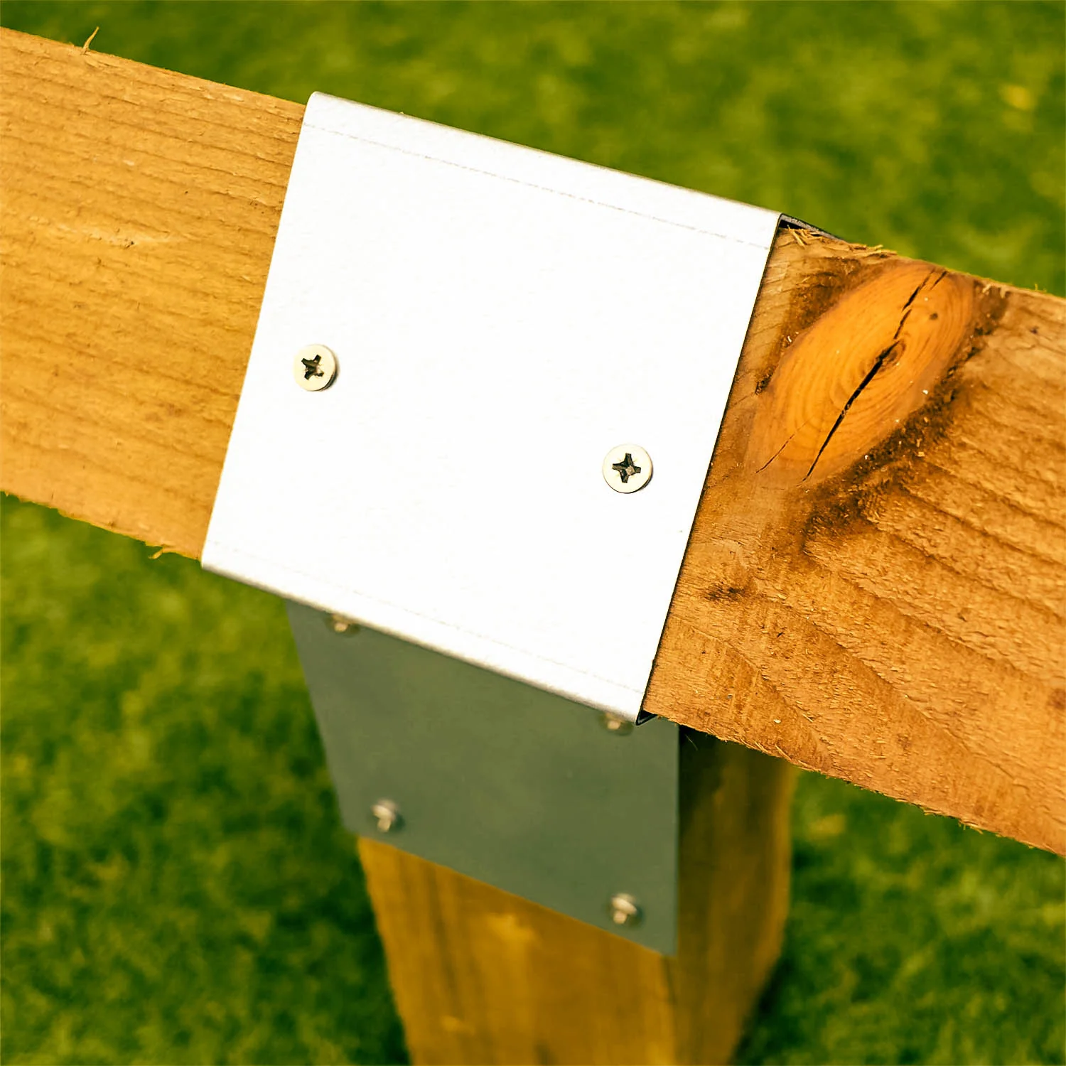 FenceEasy™ Knee Rail Bracket for 4" x 4" Timber Birdsmouth or Diamond Posts - Image 6