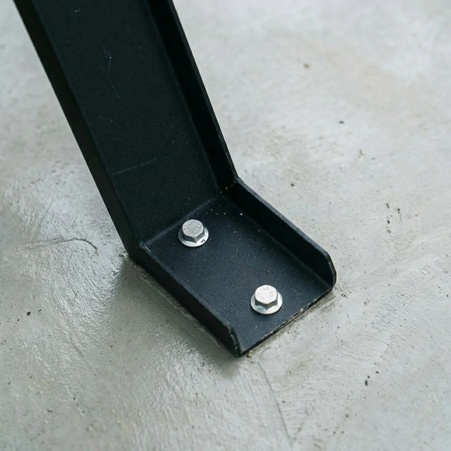 FenceEasy™ Slanted Fence Post Straightener Bracket & Ground Support Anchor - Image 3