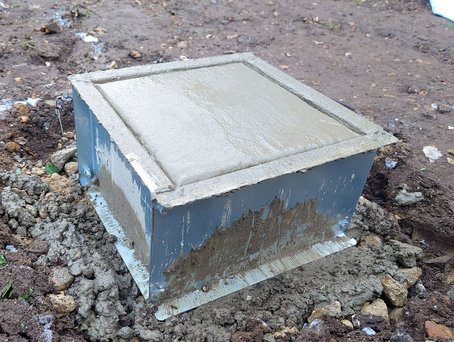 Buzzard UK Re-Usable Concrete Base Form Mould & Shuttering Form - Image 7