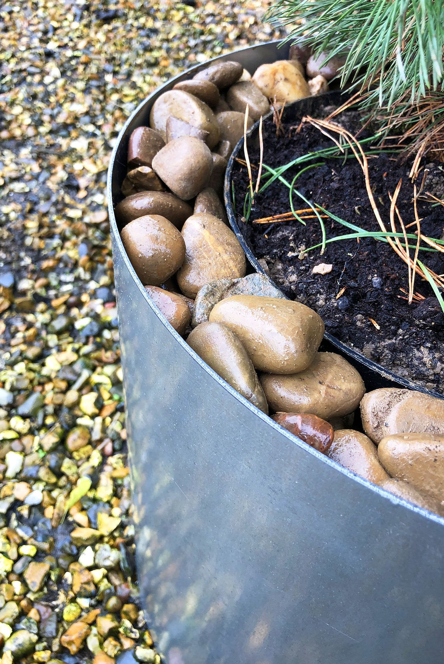 Bellamy Galvanised Steel Circular Planter - Image 11