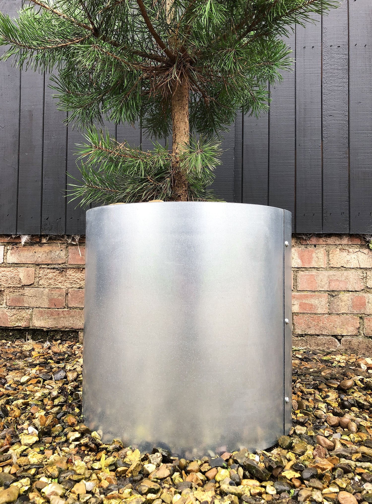 Bellamy Galvanised Steel Circular Planter - Image 12