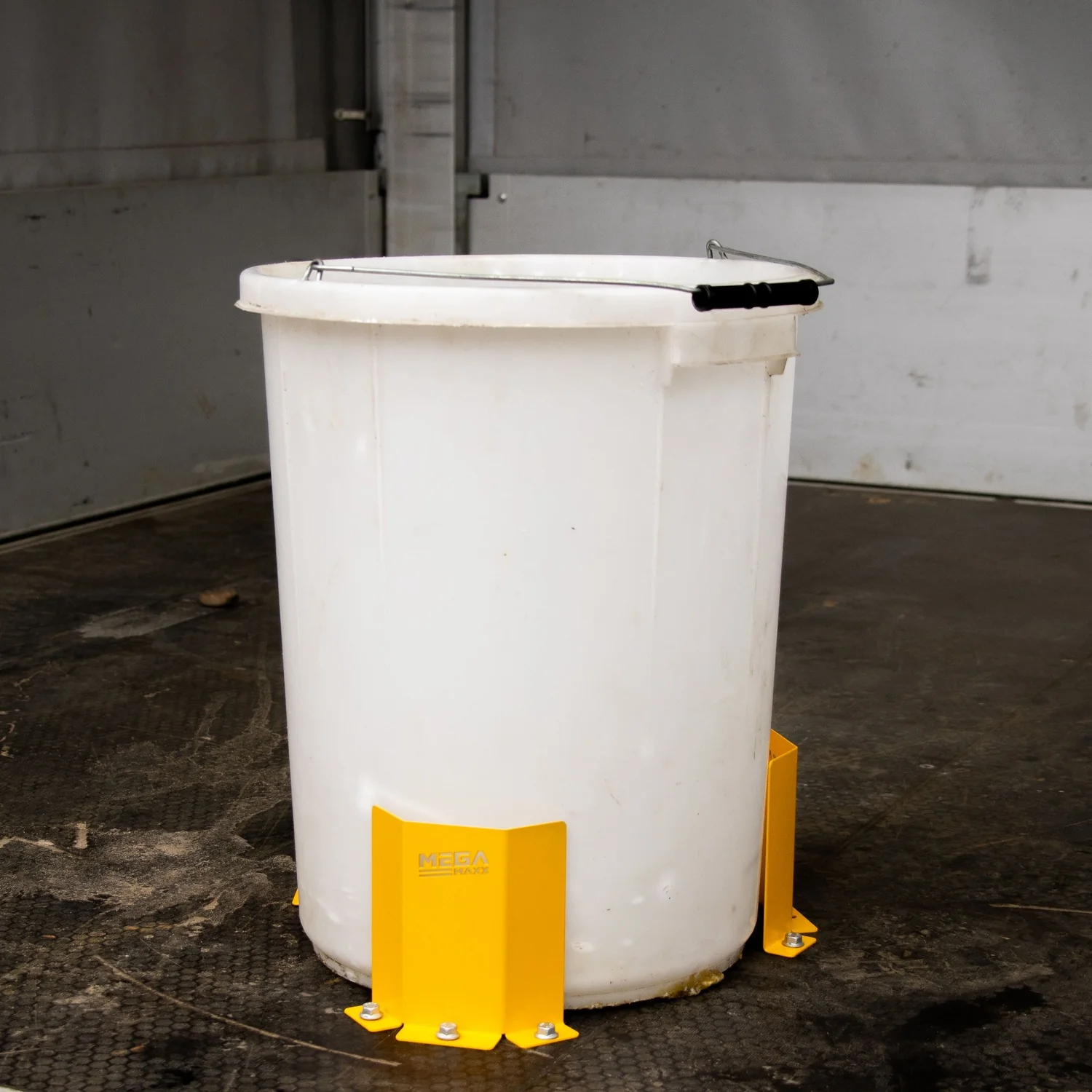 MegaMaxx UK™ Floor Mount & Van Mount Bucket, Paint Can & Dust Extractors Brackets (2 Styles Available) - Image 2