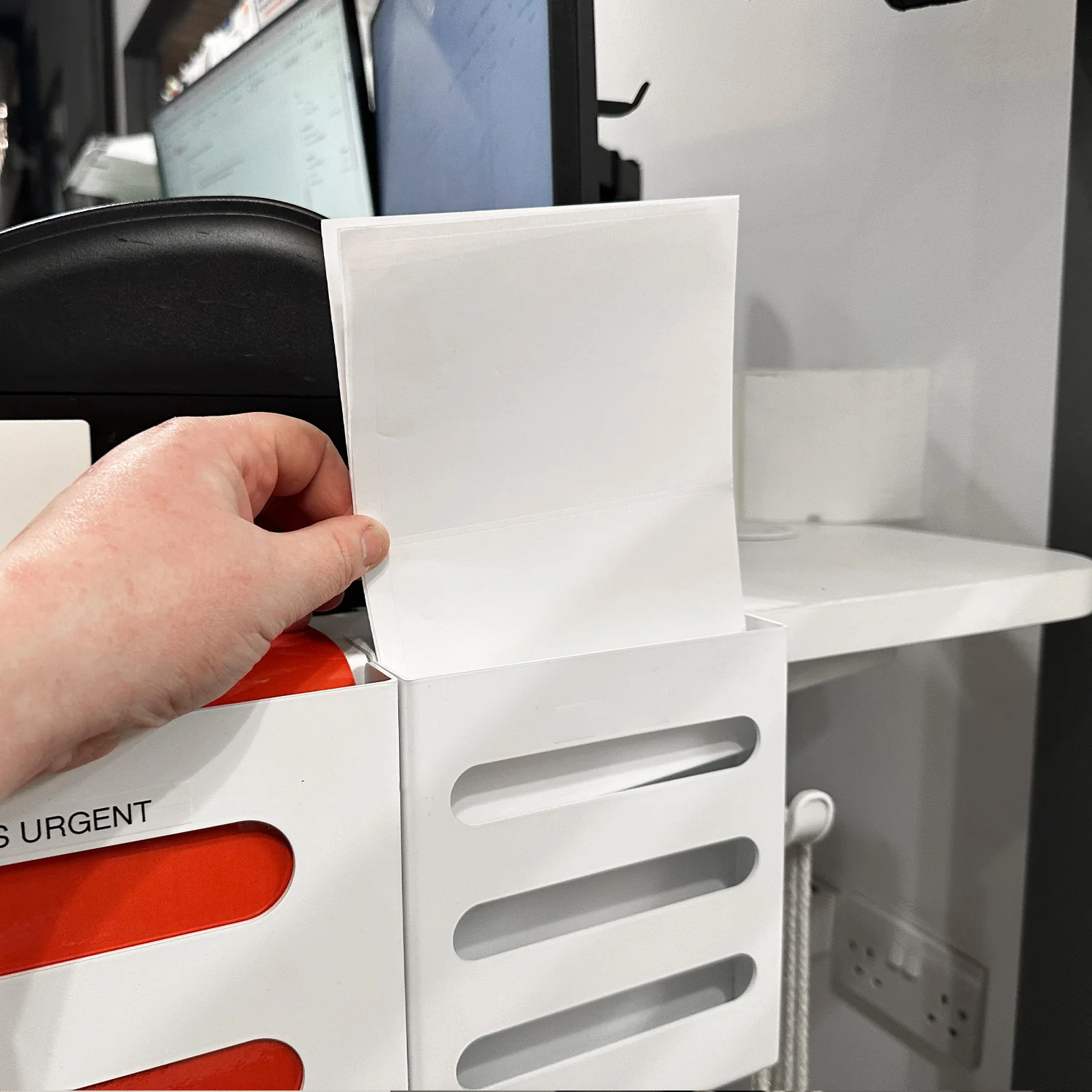 MegaMaxx UK™ Under-Desk Mount A4 & A5 Paper & Documents Holder - Image 2