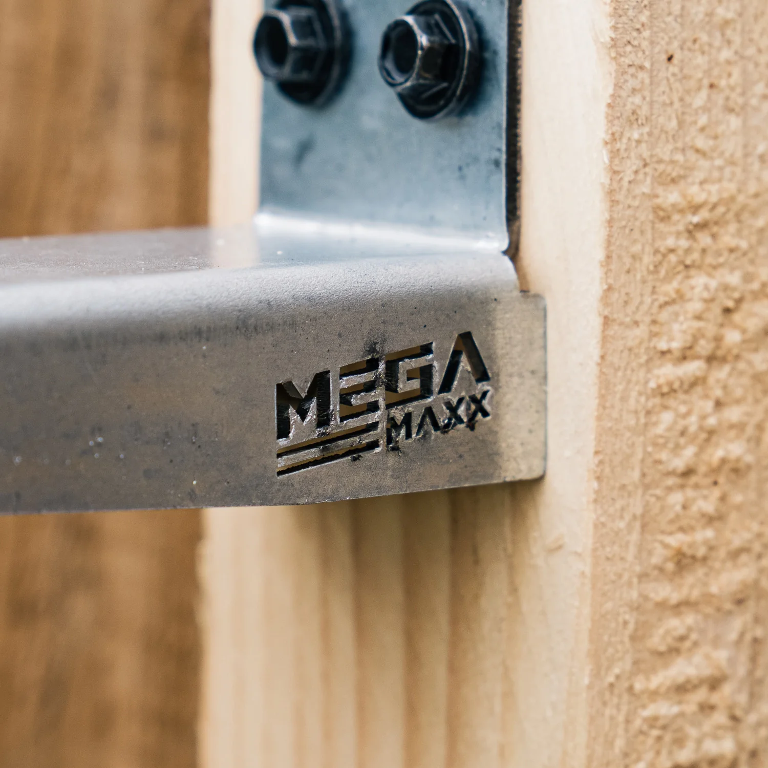 MegaMaxx UK™ Wall Mount Heavy-Duty Leaf Blower Holder - Image 6