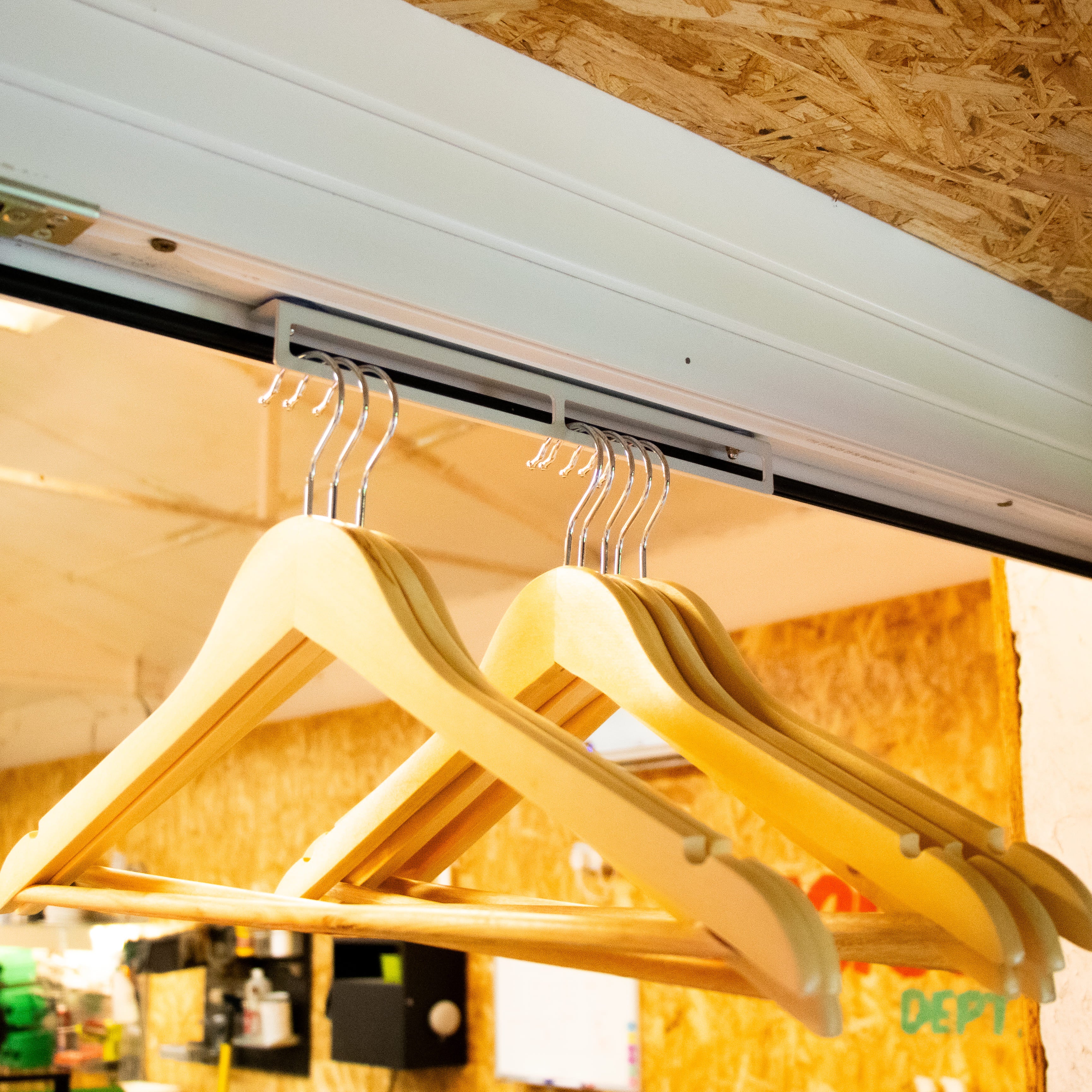 Okunaii™ Ceiling Mount & Door Frame Clothes Drying & Coat Hanger Bracket - Image 9