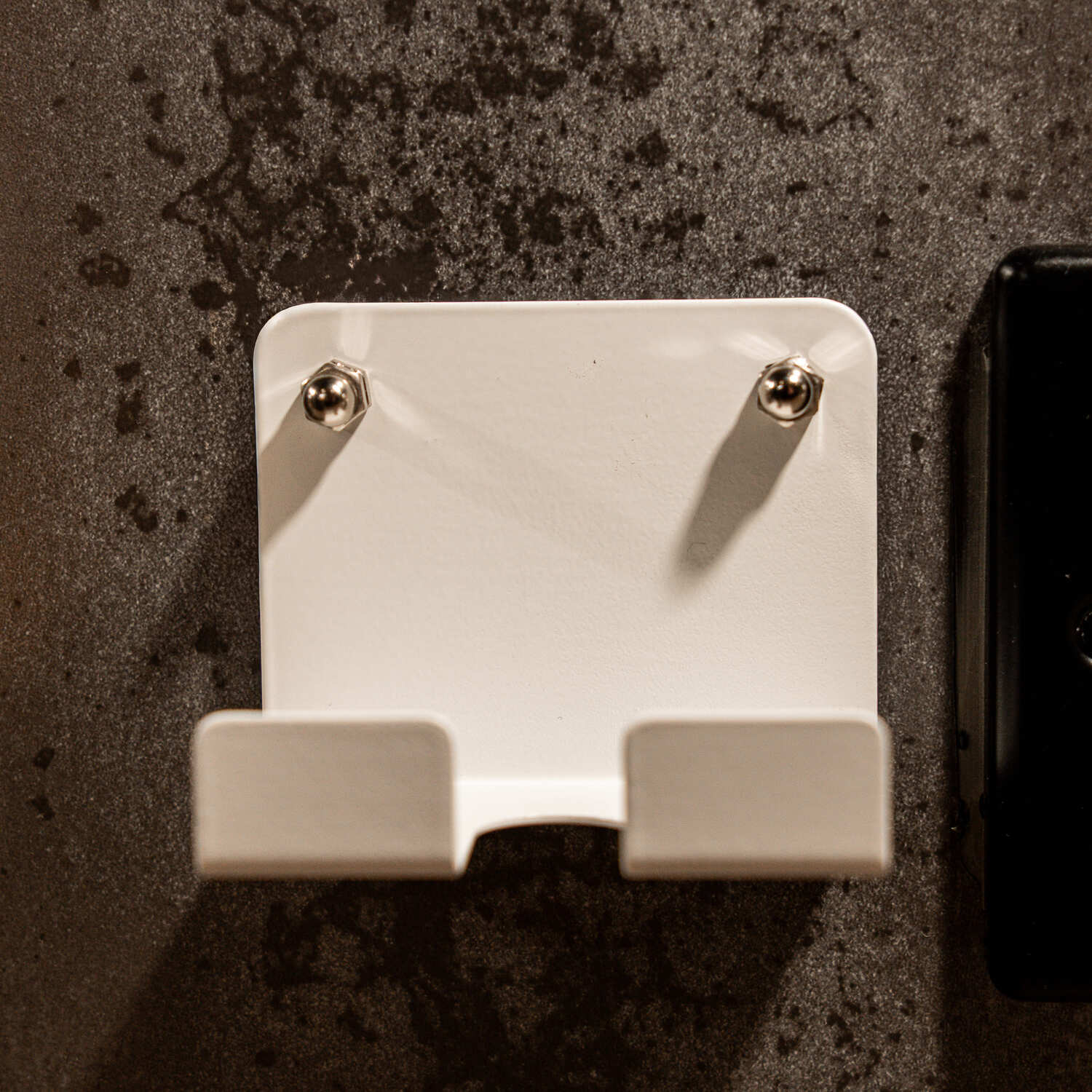 Okunaii™ Wall Mount Plug Holder (Pack of 3) - Image 3