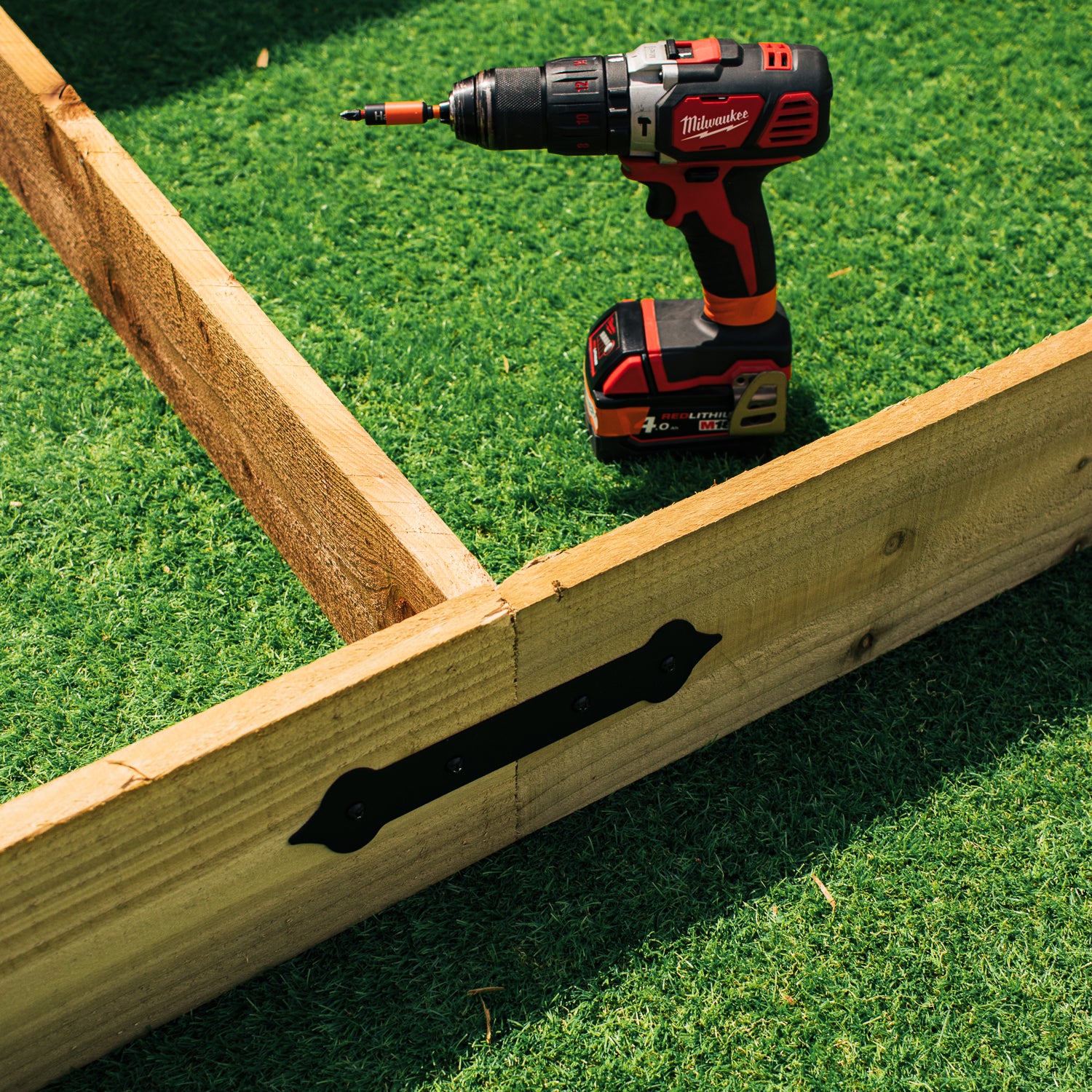 Spear Head Decorative Straight Railway Sleeper Brackets - Image 11