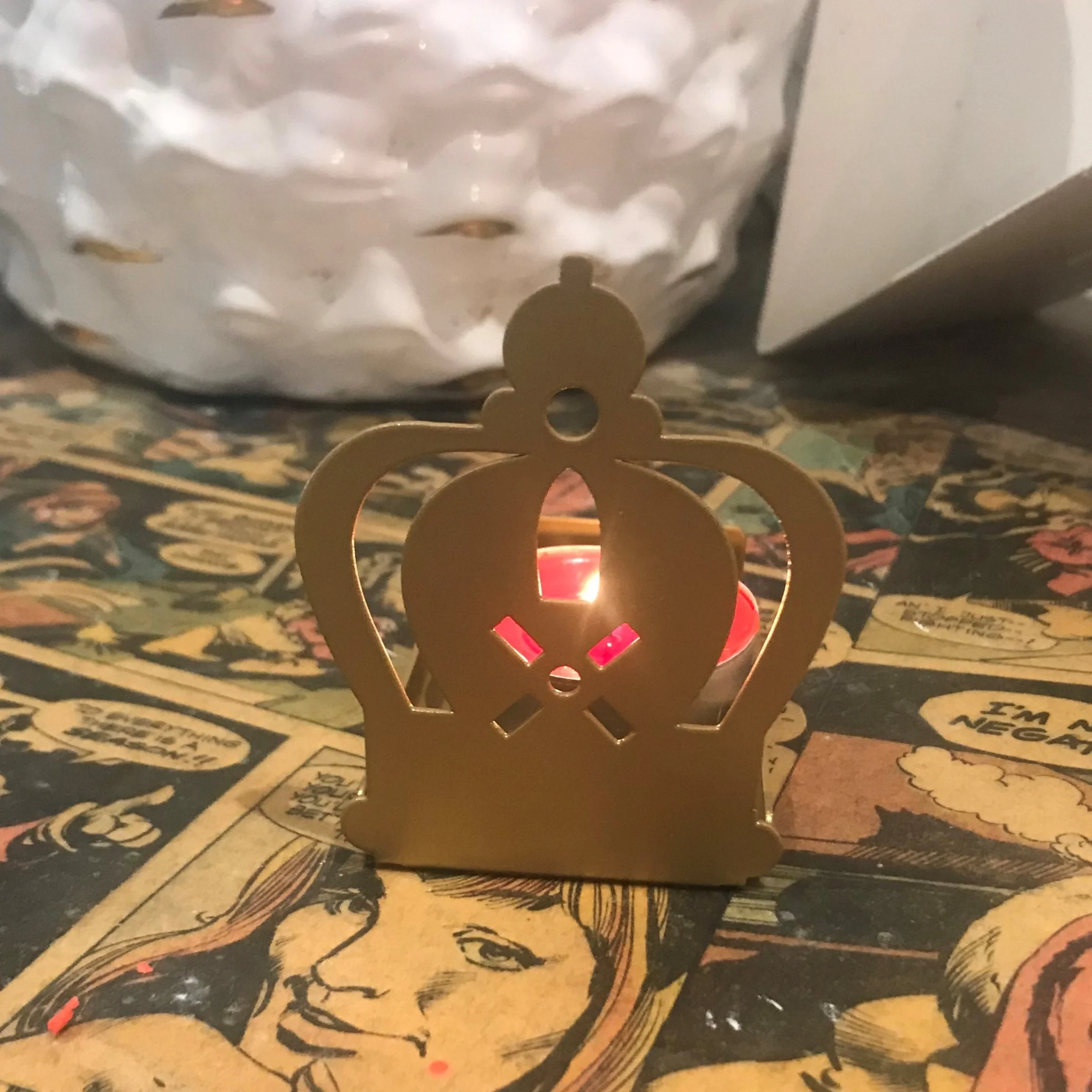 Okunaii™ Royal Crown Tea Light & Candle Holder - Image 4