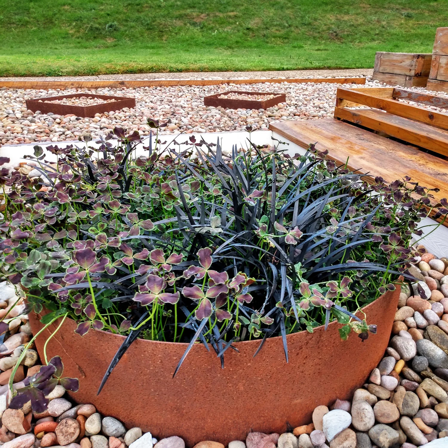 Bellamy Circular Rustic Steel Planter & Tree Ring - Image 9